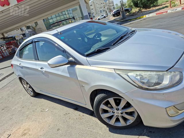 יונדאי אקסנט i25