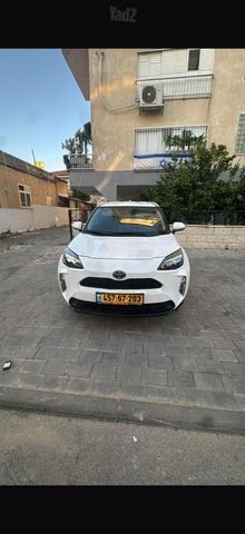 טויוטה יאריס קרוס