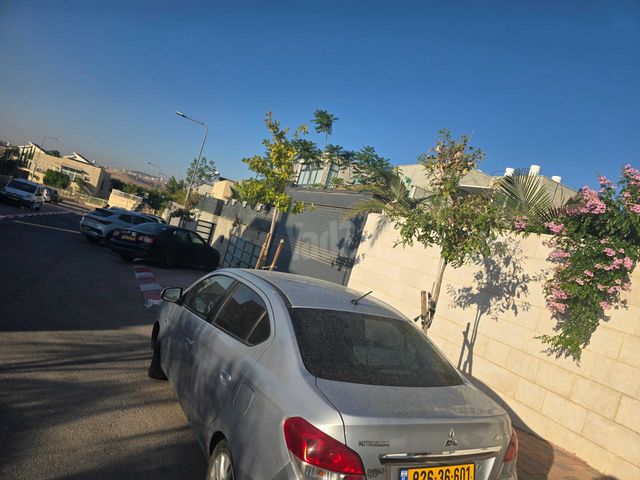 מיצובישי אטראז'