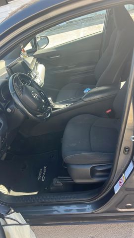 מודעת רכב טויוטה C-HR
