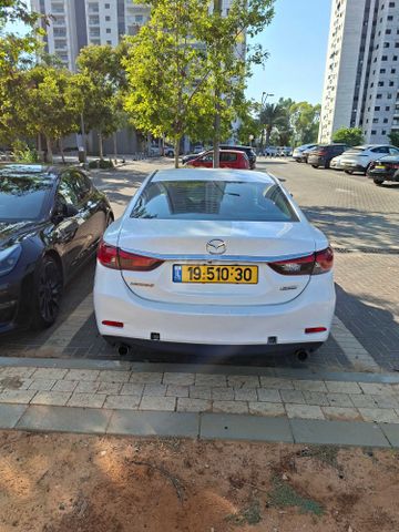 מודעת רכב מאזדה 6