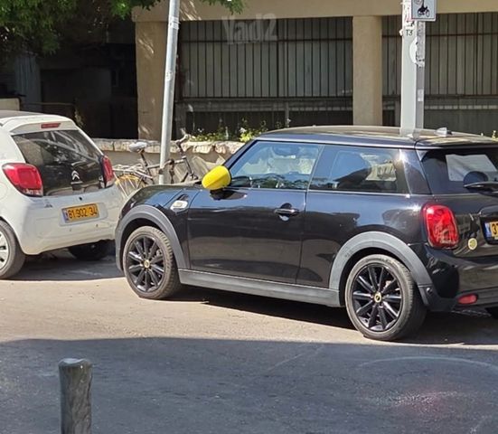 מודעת רכב מיני קופר SE (חשמלית)