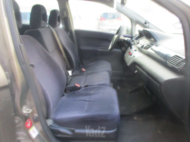 מודעת רכב הונדה FR-V