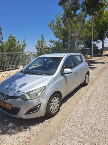 מודעת רכב יונדאי i20