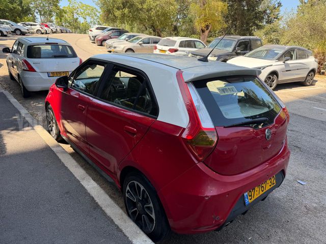 מודעת רכב אם ג'י MG3