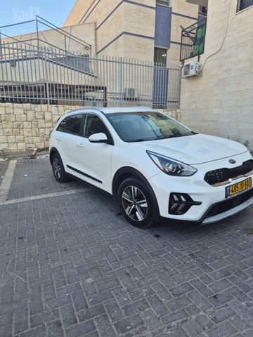קיה נירו