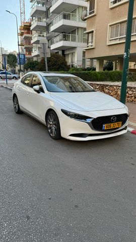 מודעת רכב מאזדה 3