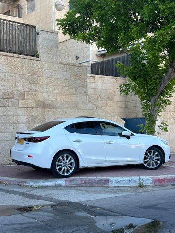 מודעת רכב מאזדה 3