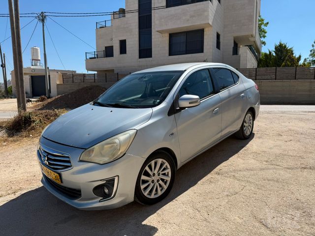 מיצובישי אטראז'