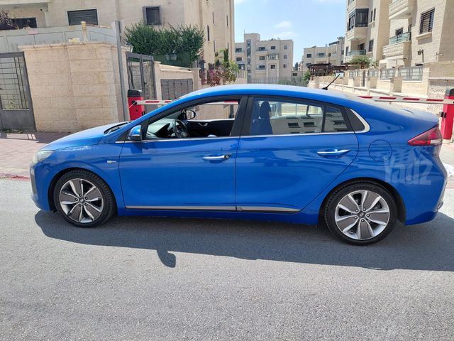 יונדאי איוניק