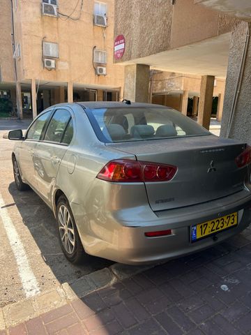 מיצובישי לנסר