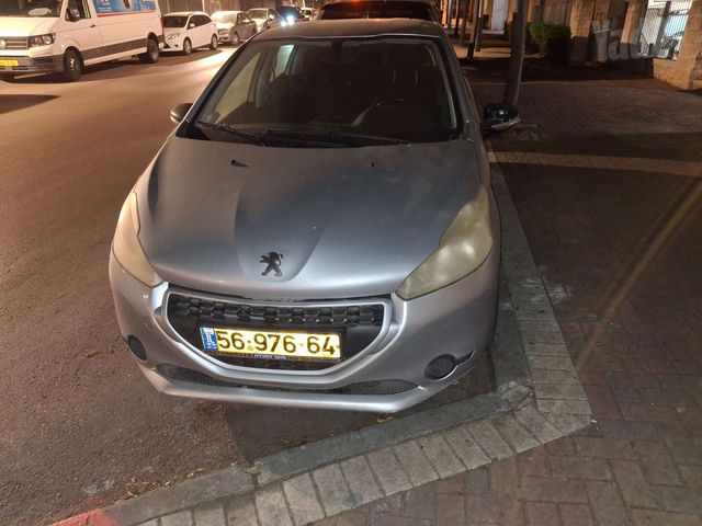 מודעת רכב פיג'ו 208