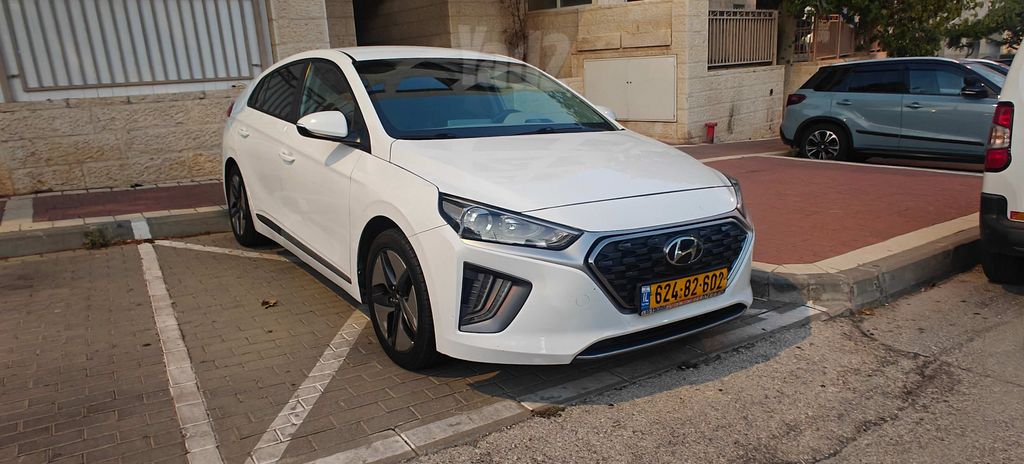 יונדאי איוניק