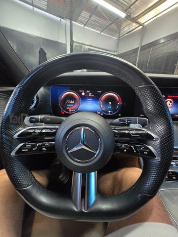 מודעת רכב מרצדס-בנץ E-class