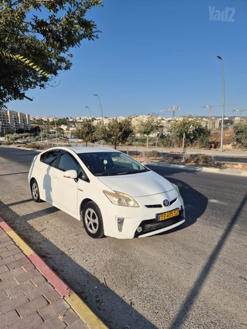 מודעת רכב טויוטה פריוס
