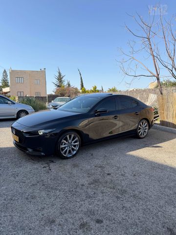 מודעת רכב מאזדה 3