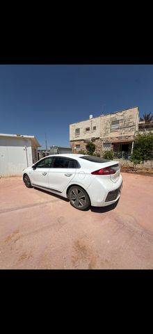 יונדאי איוניק