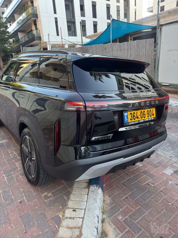 ג'אקו J7