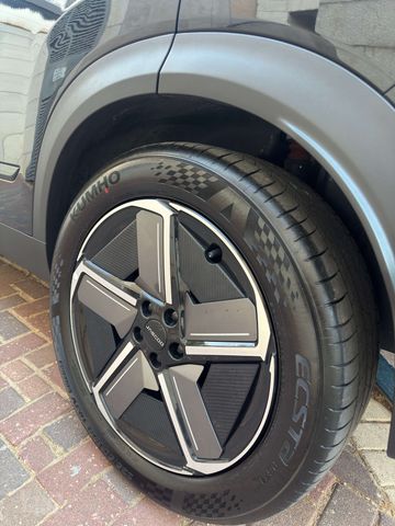 ג'אקו J7
