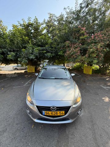 מאזדה 3