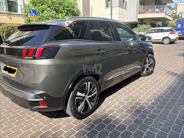 פיג'ו 3008
