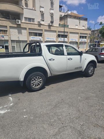 מיצובישי טרייטון / L200