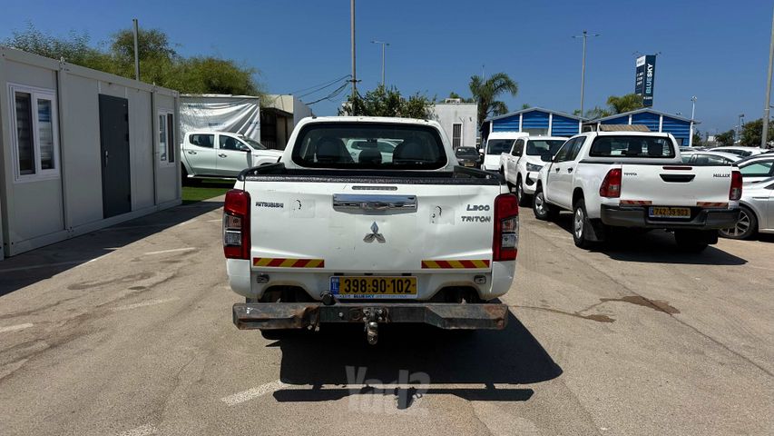 מיצובישי טרייטון / L200