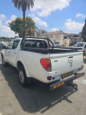 מודעת רכב מיצובישי טרייטון / L200