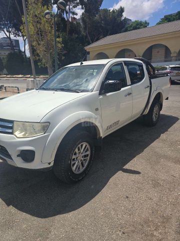 מיצובישי טרייטון / L200