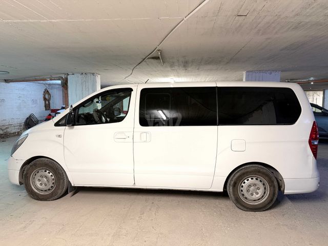 יונדאי H-1 / i800