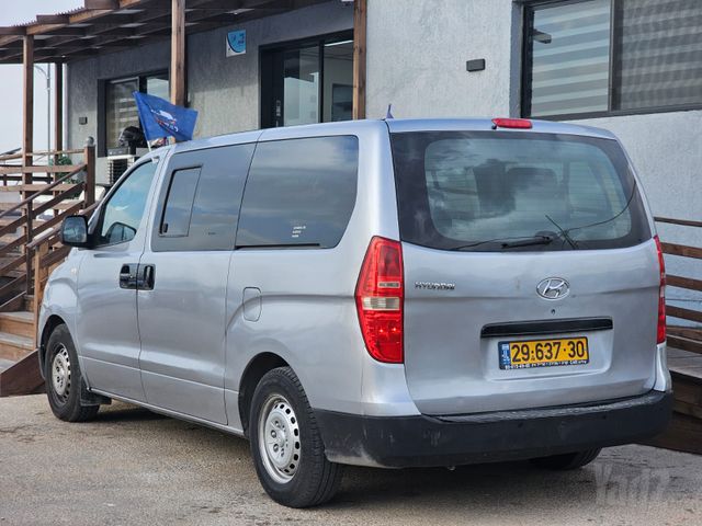יונדאי H-1 / i800