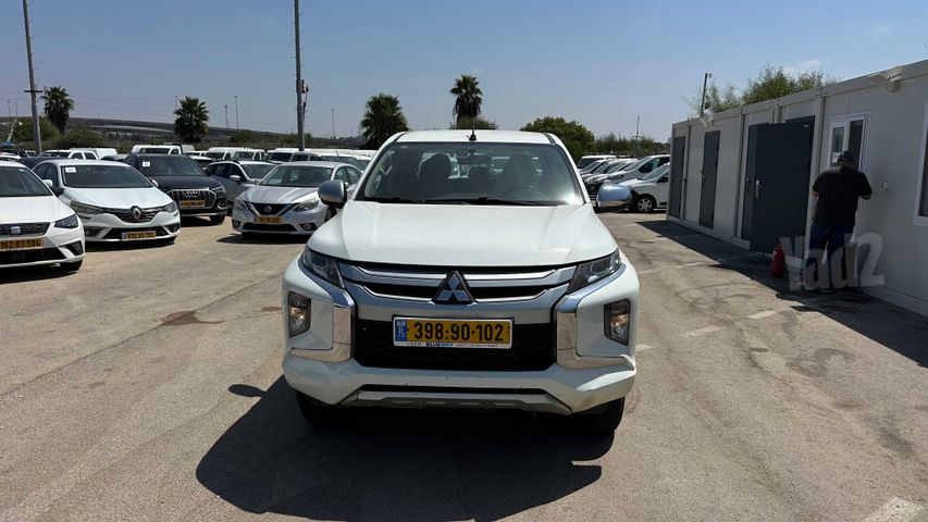 מיצובישי טרייטון / L200