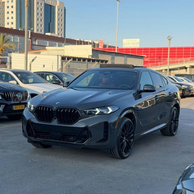 ב מ וו X6