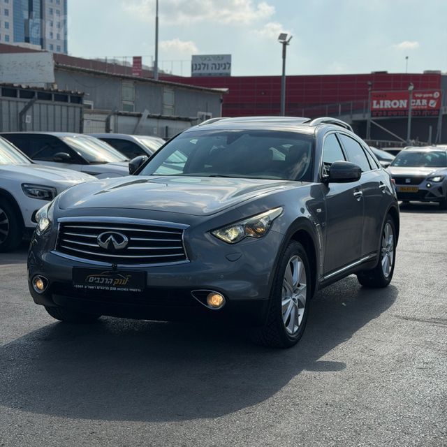 אינפיניטי QX70