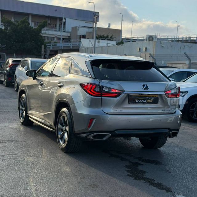לקסוס RX