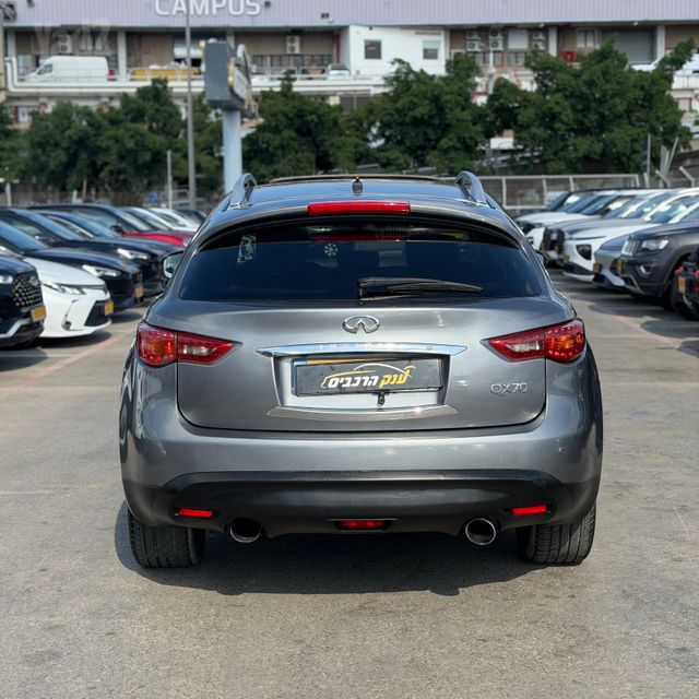 אינפיניטי QX70
