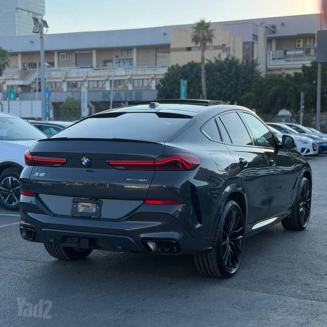 ב מ וו X6