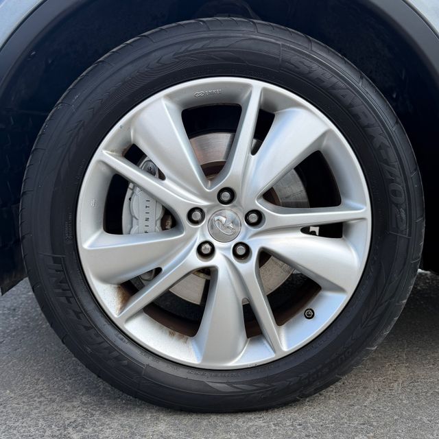 אינפיניטי QX70
