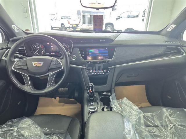 קאדילק XT5