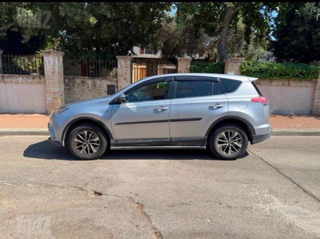 מודעת רכב טויוטה RAV4