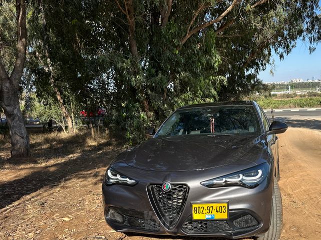מודעת רכב אלפא רומיאו סטלביו