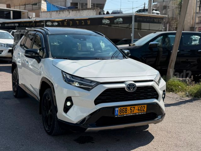 טויוטה RAV4
