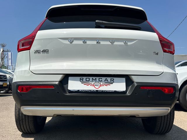 וולוו XC40