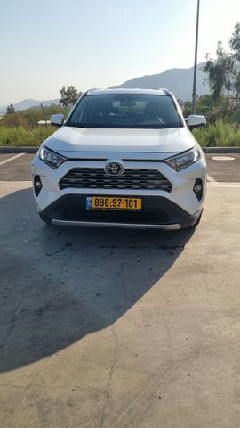 טויוטה RAV4