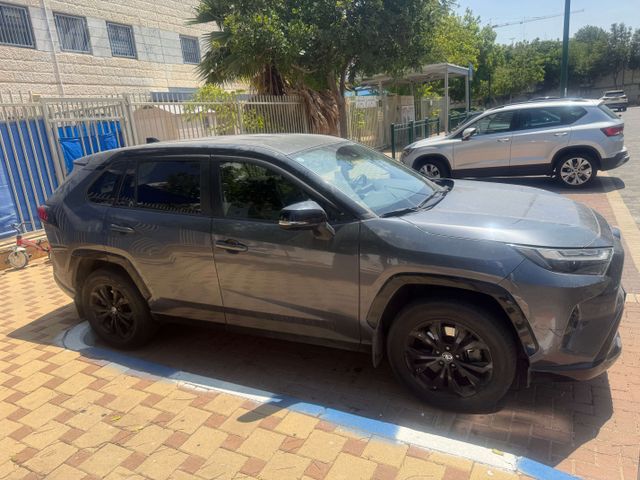 מודעת רכב טויוטה RAV4