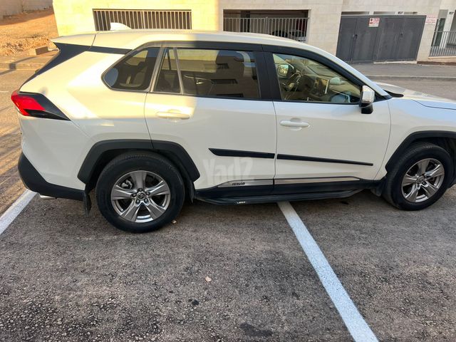 טויוטה RAV4
