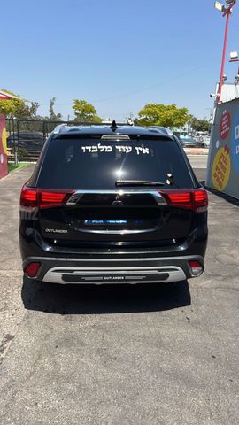 מיצובישי אאוטלנדר