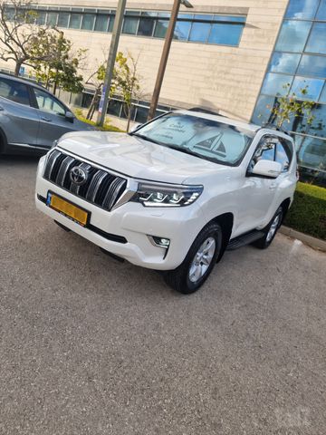 טויוטה לנד קרוזר