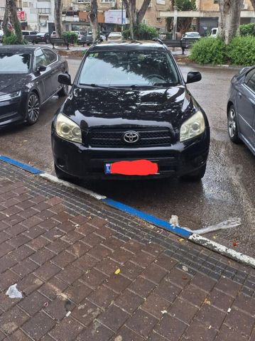 טויוטה RAV4