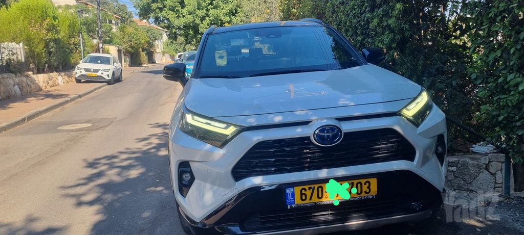 מודעת רכב טויוטה RAV4